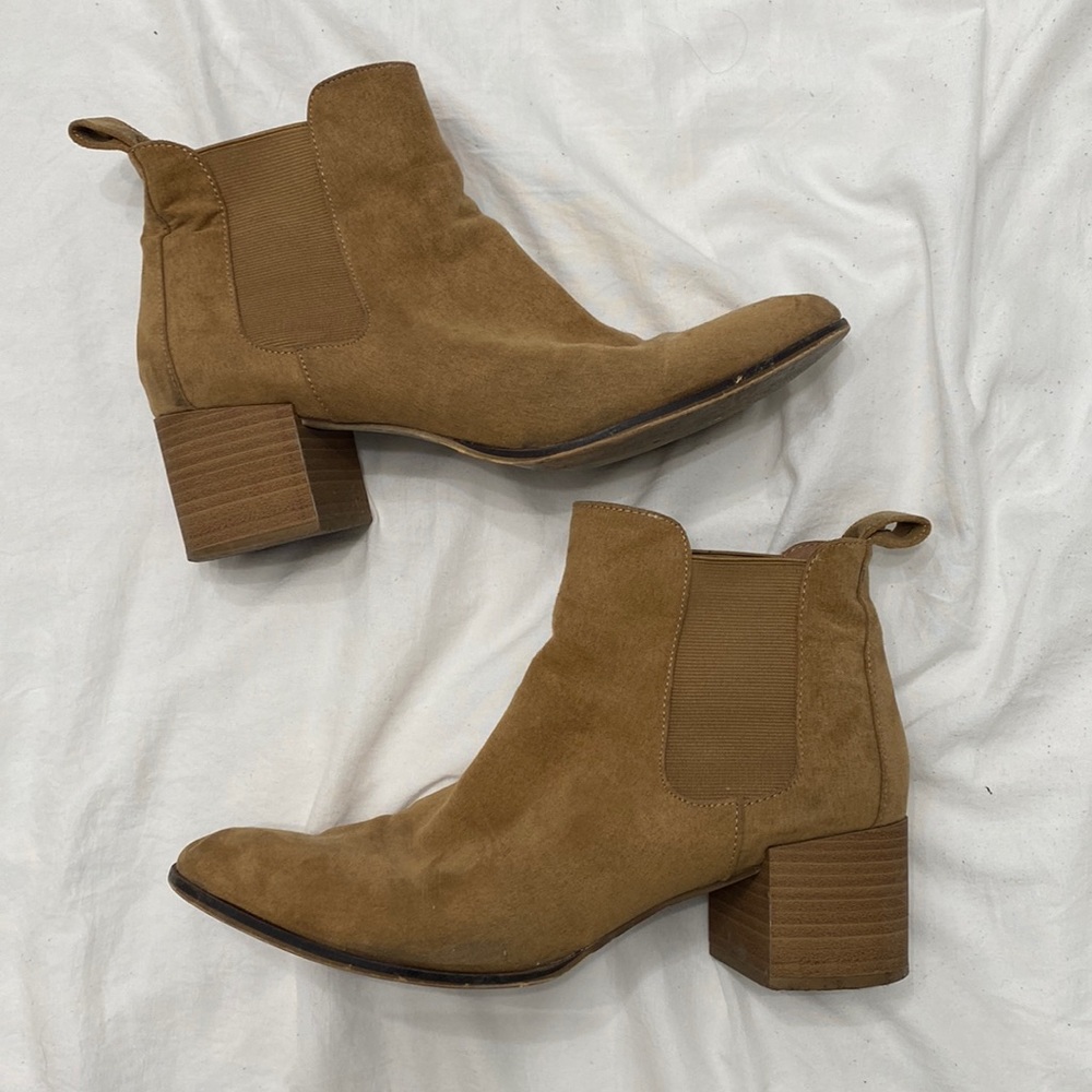 American Eagle Brown Heeled Booties.